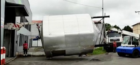 traslado maquinaria pesada movimiento desmontaje
